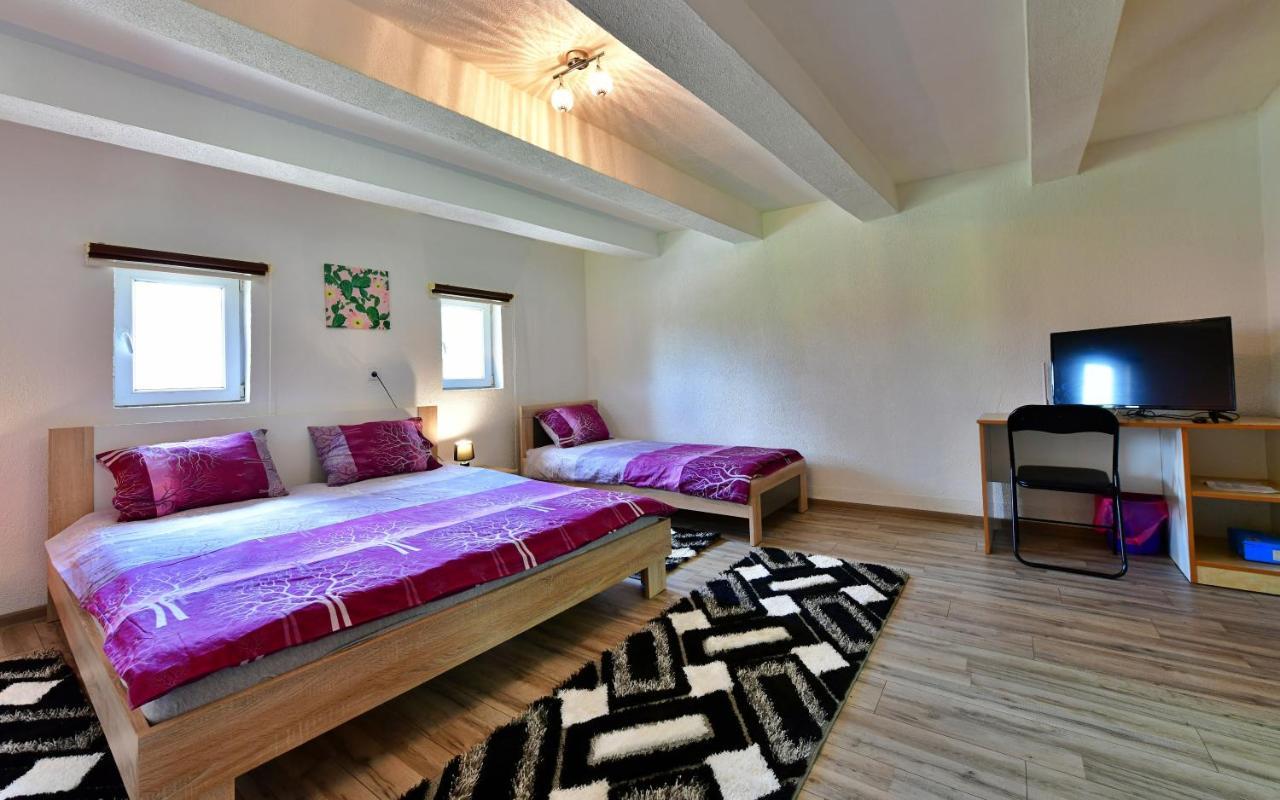 House Luna Rakovica Exterior photo
